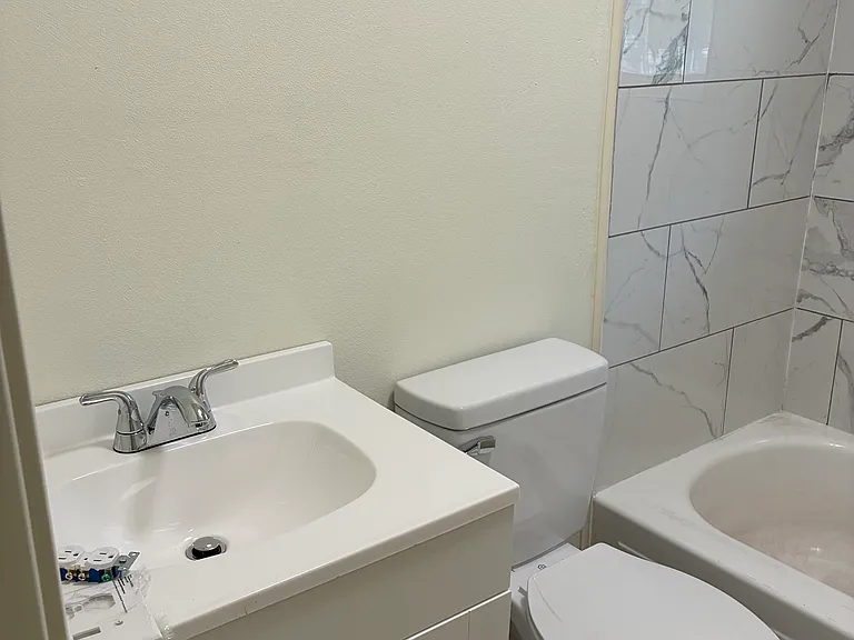 405 E Church St #2 — Photo 3