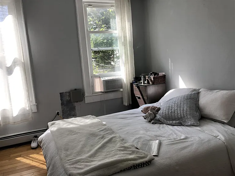 466 Monmouth St #2R — Photo 6