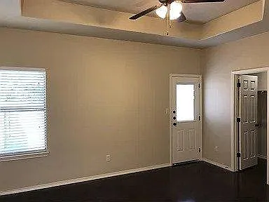 3 bed, 1370 sqft, $1,600 — Photo 4