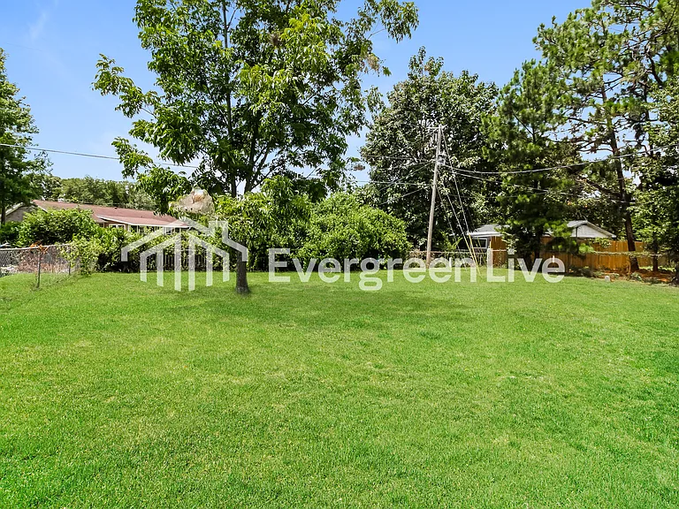 225 Oak Glenn Dr — Photo 11