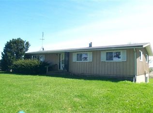 W6151 Hall Rd, Poynette, WI 53955