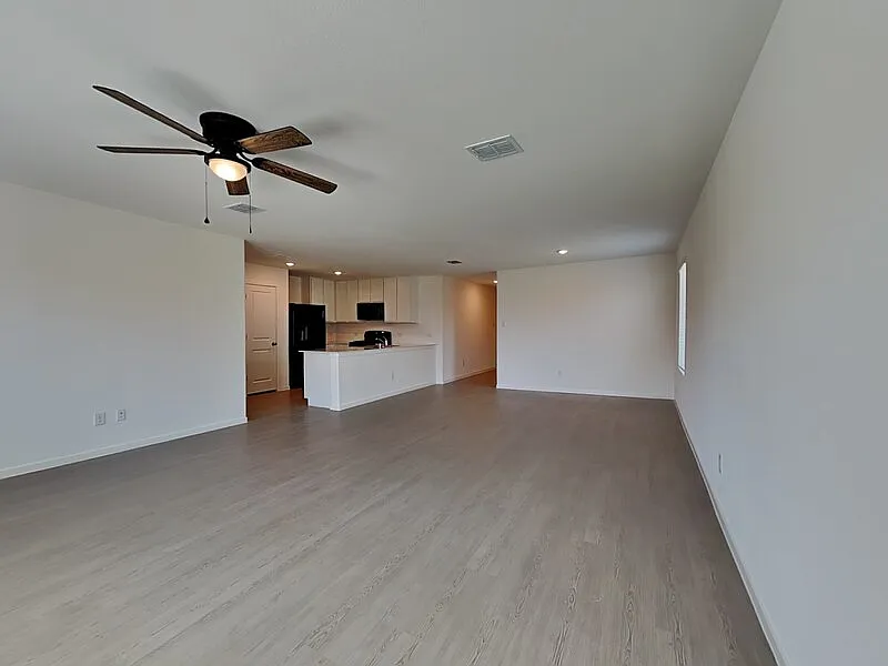 4 bed, 2.0 bath, 1667 sqft, $1,750 — Photo 3