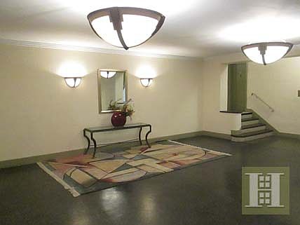 5th image of 230 Park Pl APT 3B
