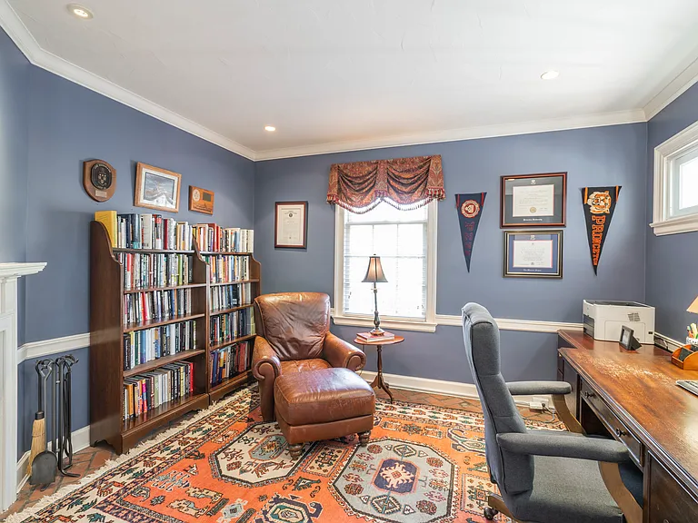 601 Harriton Rd — Photo 16