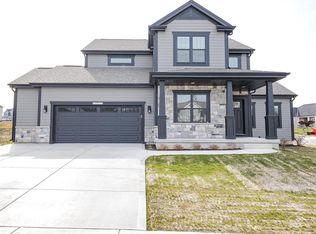 W206N5693 Muirfield DRIVE, Menomonee Falls, WI
