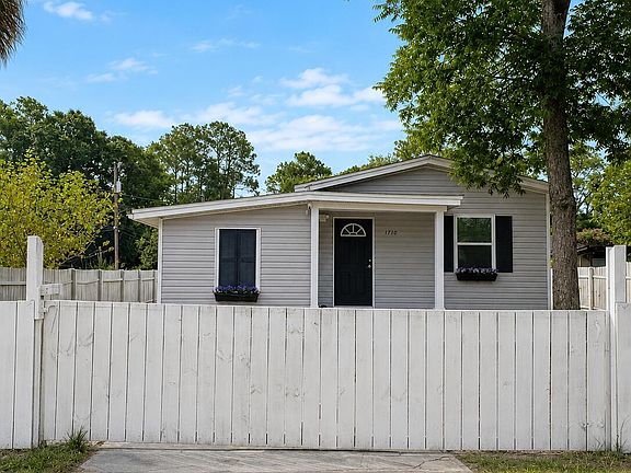 2nd image of 1710 ROWE Avenue