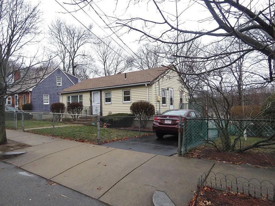 2nd image of 384 Metropolitan Ave
