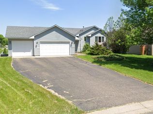 2597 Brittany Ln, Woodbury, MN 55125