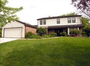 908 Eden Dr, Schaumburg, IL 60195