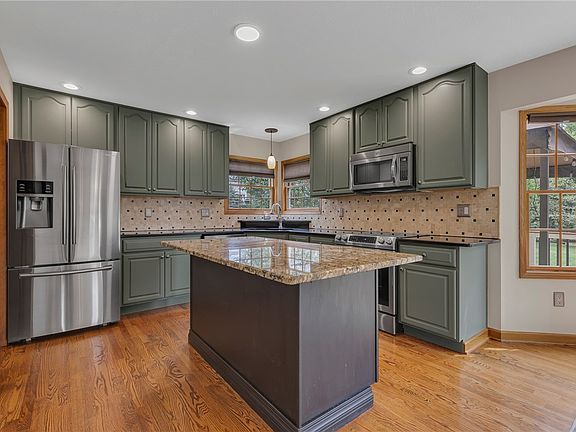 4th image of 103 Watson Trl
