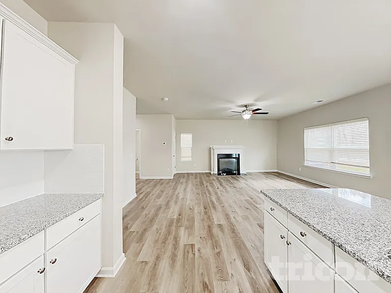126 Spring Knoll Dr — Photo 5