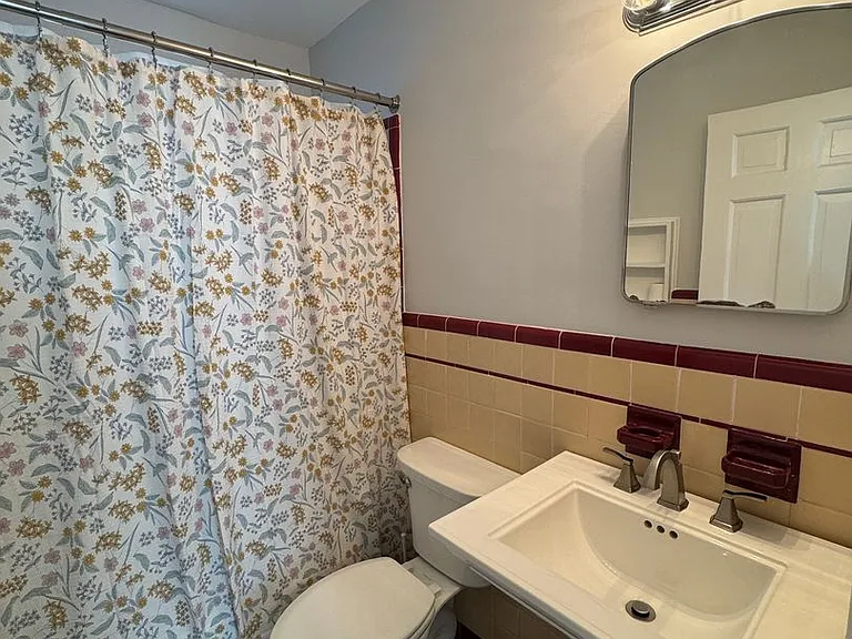 2079 Douglass Blvd — Photo 10