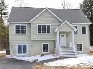 113 Landon Dr, Gloversville, NY 12078