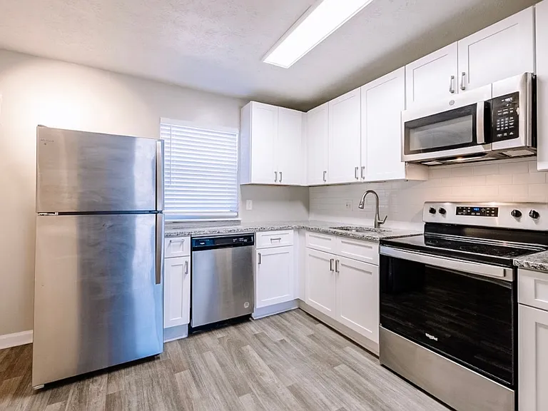 Westside Court | Modern Living in the Heart of Westside — Photo 47