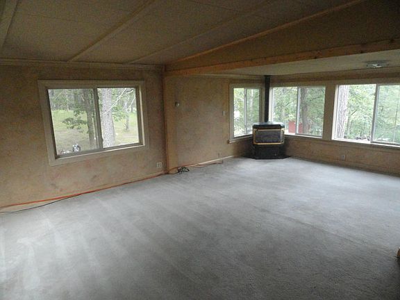 3rd image of 24705 Washington Dr