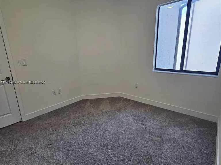 4645 NW 83rd Pkwy — Photo 12