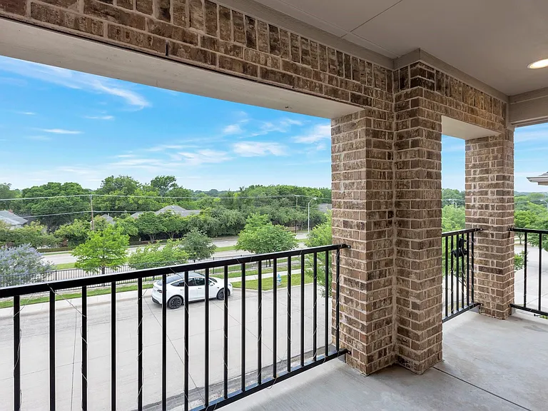 2464 Castle Ridge Dr — Photo 10