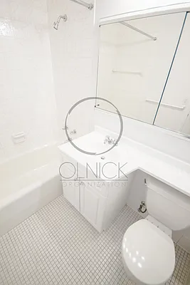 Rented by Olnick Organization | media 4