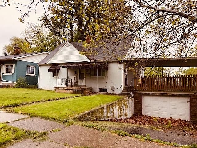 2nd image of 131 N Cherrywood Ave