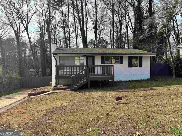 6441 Granada Dr, Forest Park, GA 30297