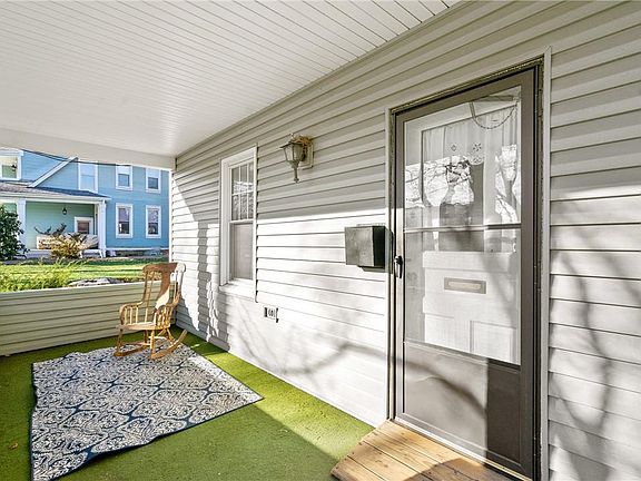 2nd image of 221 Washington Ave