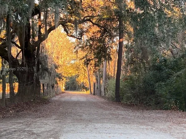 32 Alexander Way, Beaufort, SC 29906