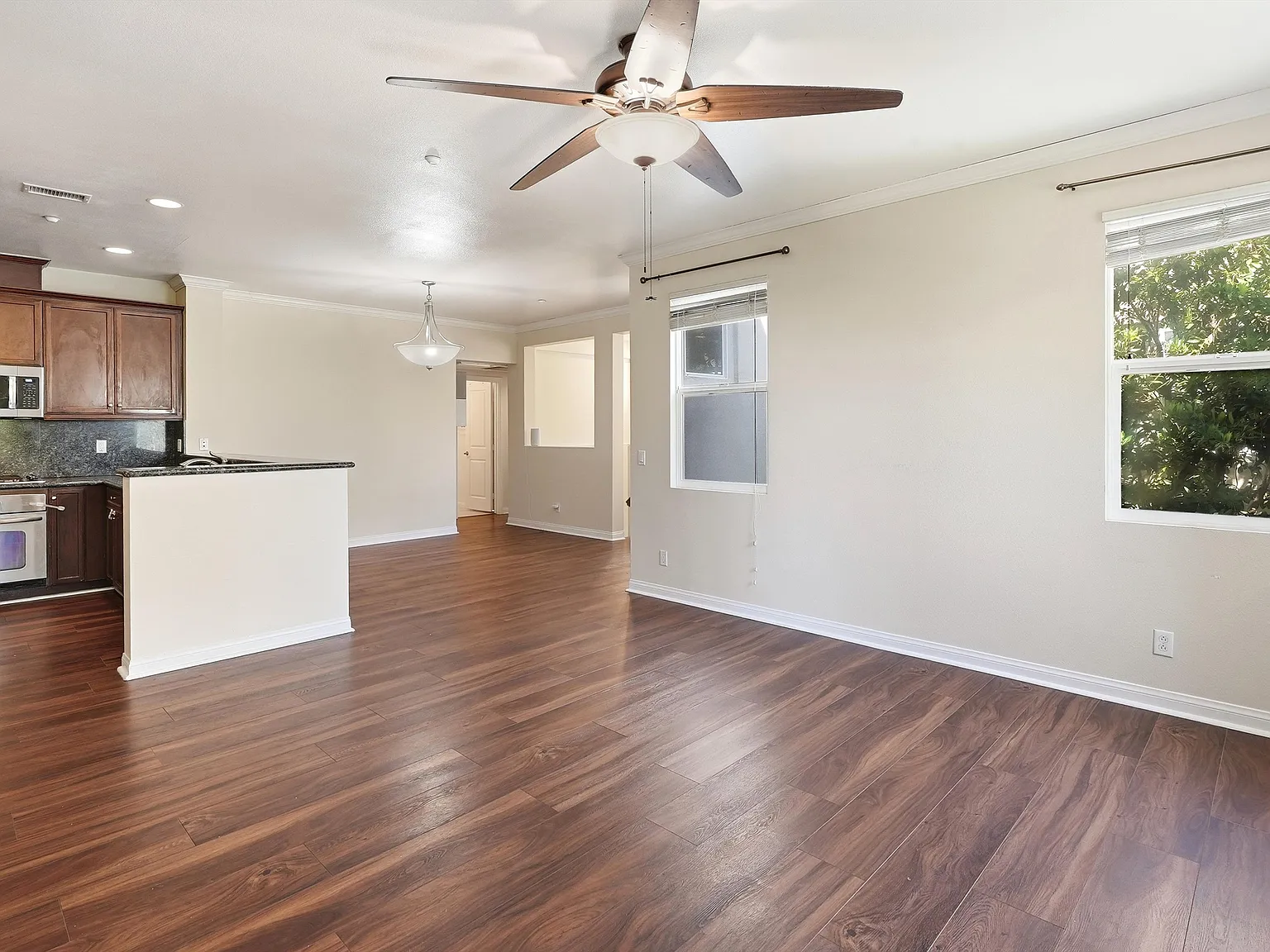 2 bed, 1475 sqft, $4,000 — Photo 3
