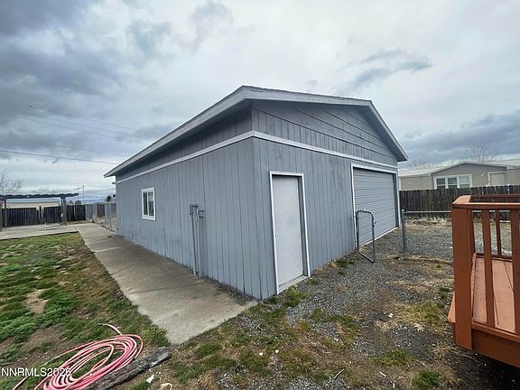 4th image of 325 Carson Rd