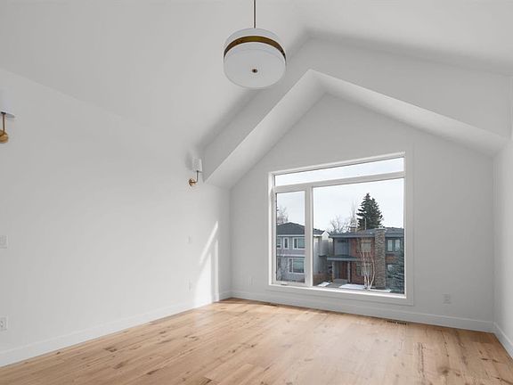 5th image of 2229 E 36th St SW