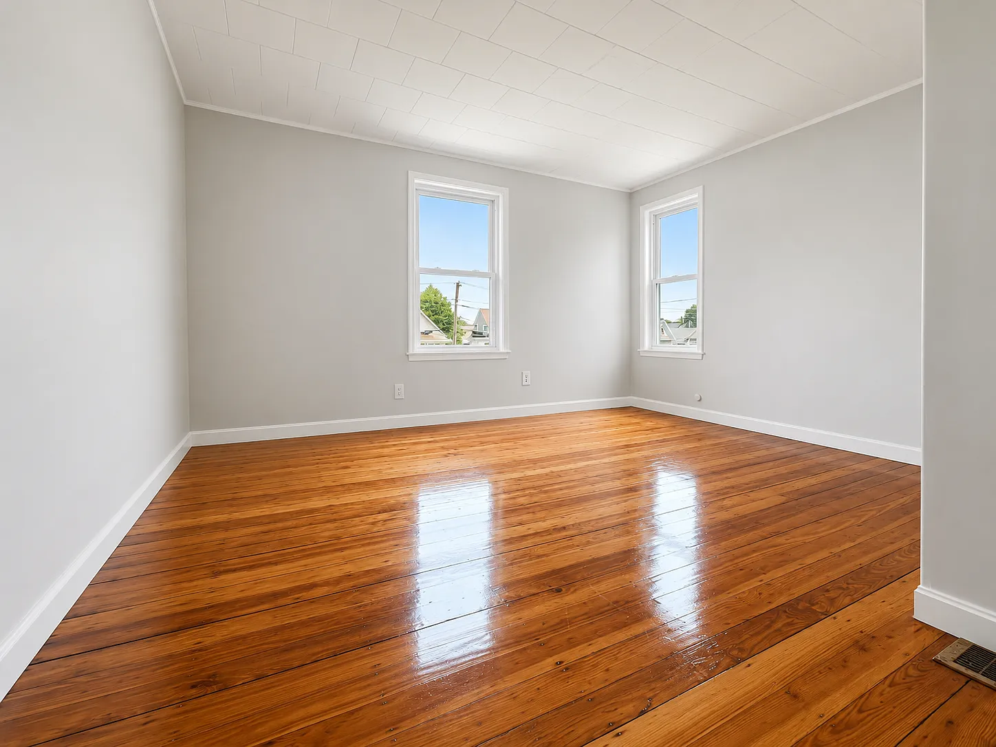 3 bed, 950 sqft, $2,700 — Photo 3