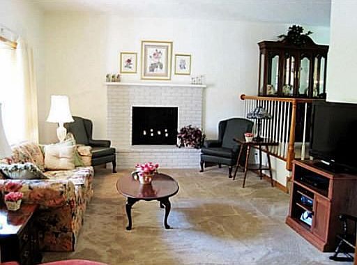 3rd image of 1501 Rockford Ct