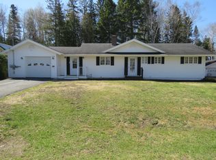96 Pine St, Presque Isle, ME 04769