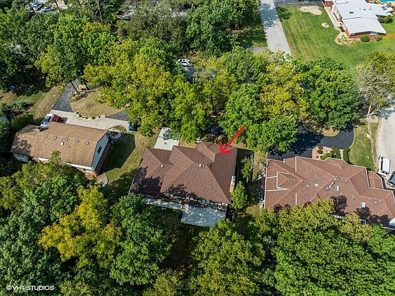 2nd image of 1035 Evergreen Cir
