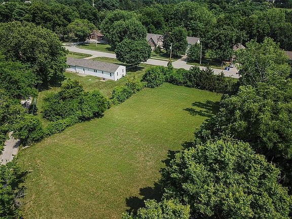 3rd image of 13728 Midland Dr