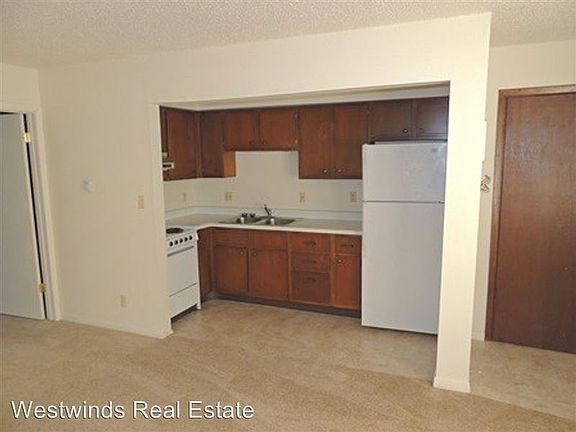 2nd image of 912 2nd Ave #16995802