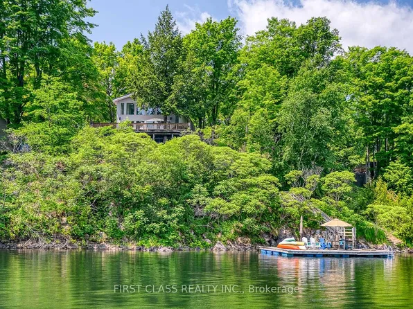 312 A Henry Rd, South Frontenac, ON K0H 1T0