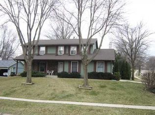 7014 Surrey Dr NE, Cedar Rapids, IA 52402