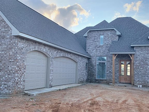 2nd image of 11 Joan Dr
