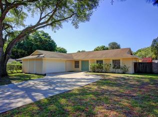 14001 Cherry Lake Dr, Tampa, FL 33618