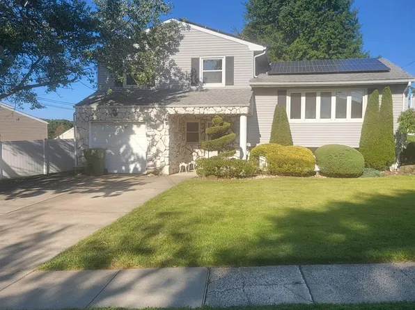 732 Franklin Dr, Perth Amboy, NJ 08861