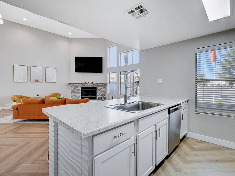 Citrus Apartments — Photo 33