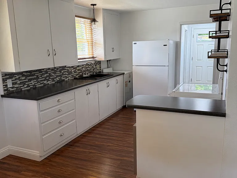 2908 S St — Photo 4
