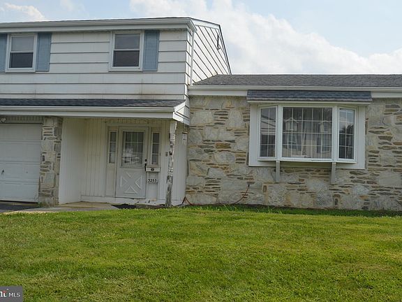 3rd image of 3255 Parkview Dr