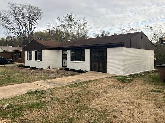 2nd image of 850 Sherwood Dr