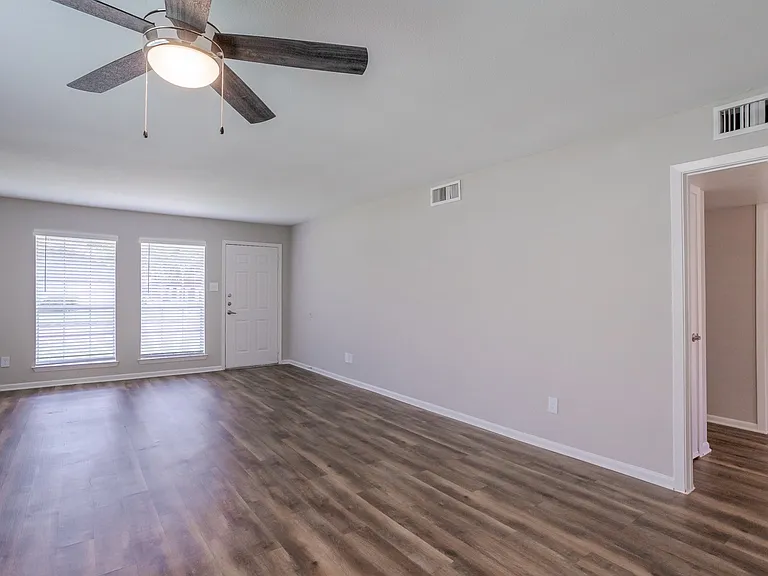 Villages at Parktown Apartment Homes — Photo 26