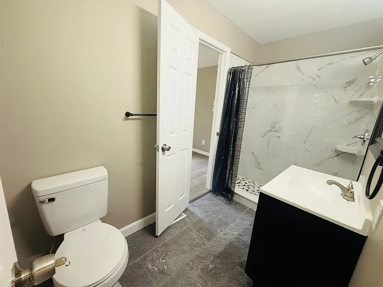 304 E Barr St — Photo 12