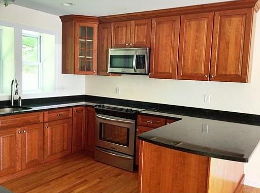 2nd image of 489 Essex Ave #B