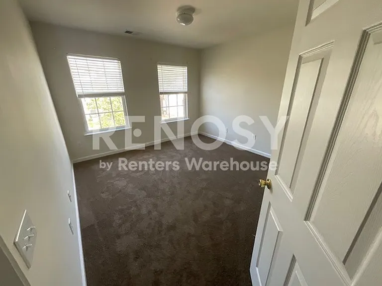 11715 Harsworth Ln — Photo 3