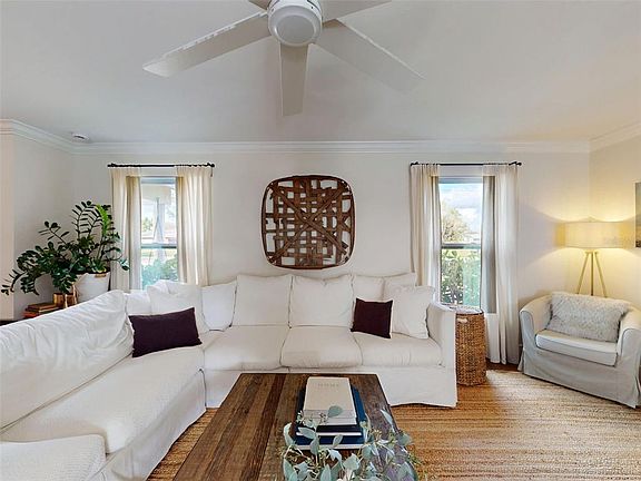 4th image of 5218 VENETIAN BOULEVARD NE