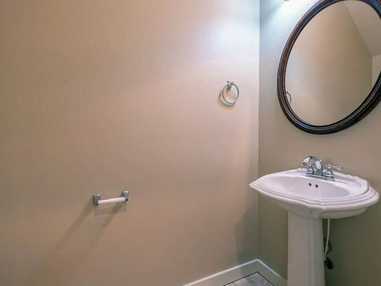 102 Venezia Ln — Photo 13